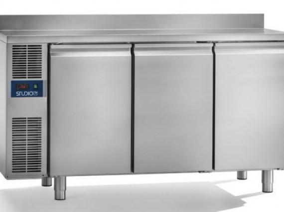 Tavolo refrigerato Daiquiri 50 Smart 600 GN 3 porte 0/+8° con alzatina